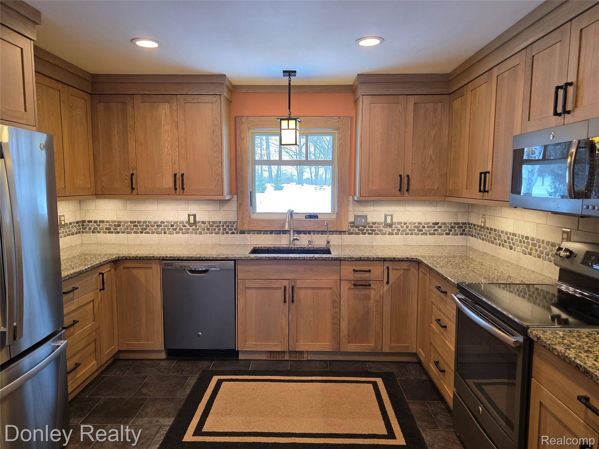 Howell, MI 48855,6453 Mack RD