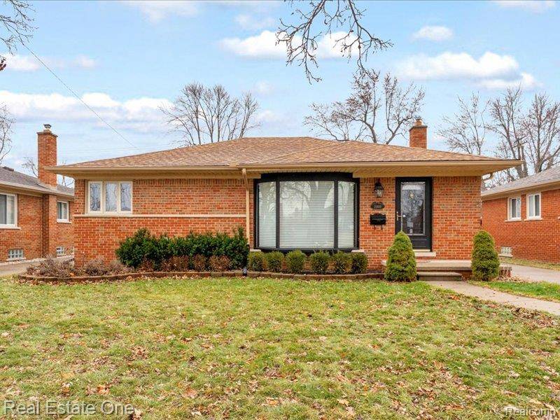 St. Clair Shores, MI 48081,21100 Yale ST