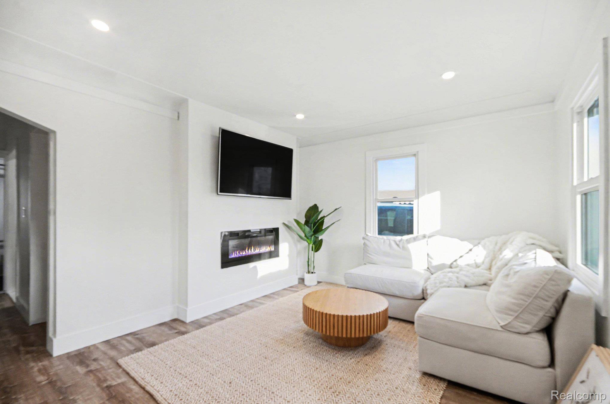 Berkley, MI 48072,2142 Dorothea RD