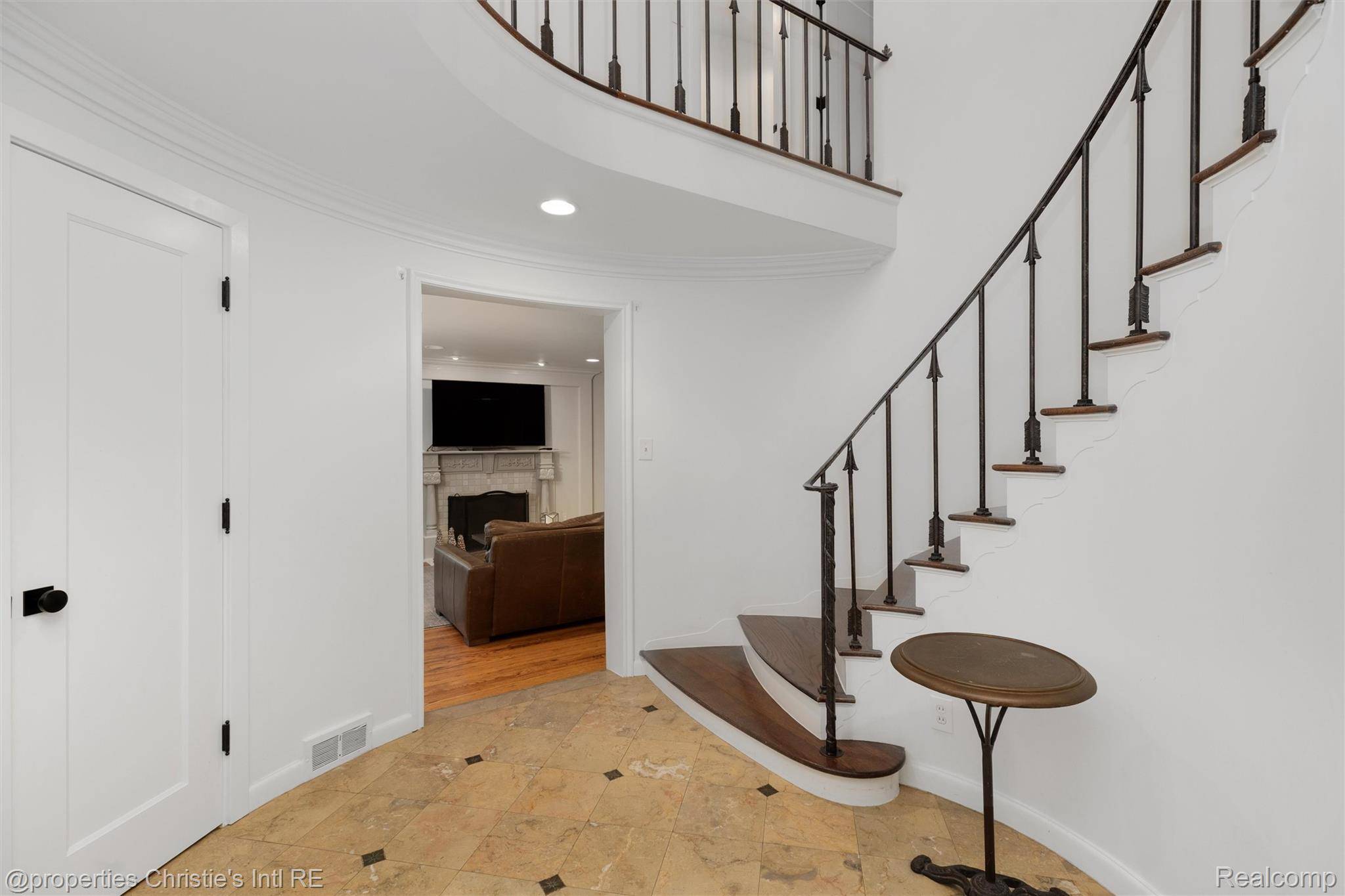 Grosse Pointe Park, MI 48230,1059 Berkshire RD