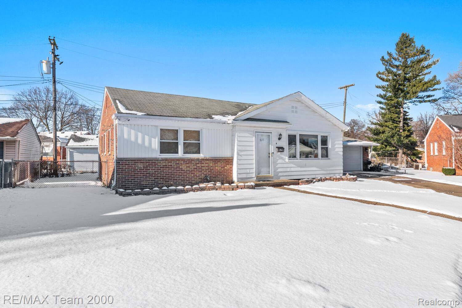 Dearborn, MI 48124,9 Christine CT