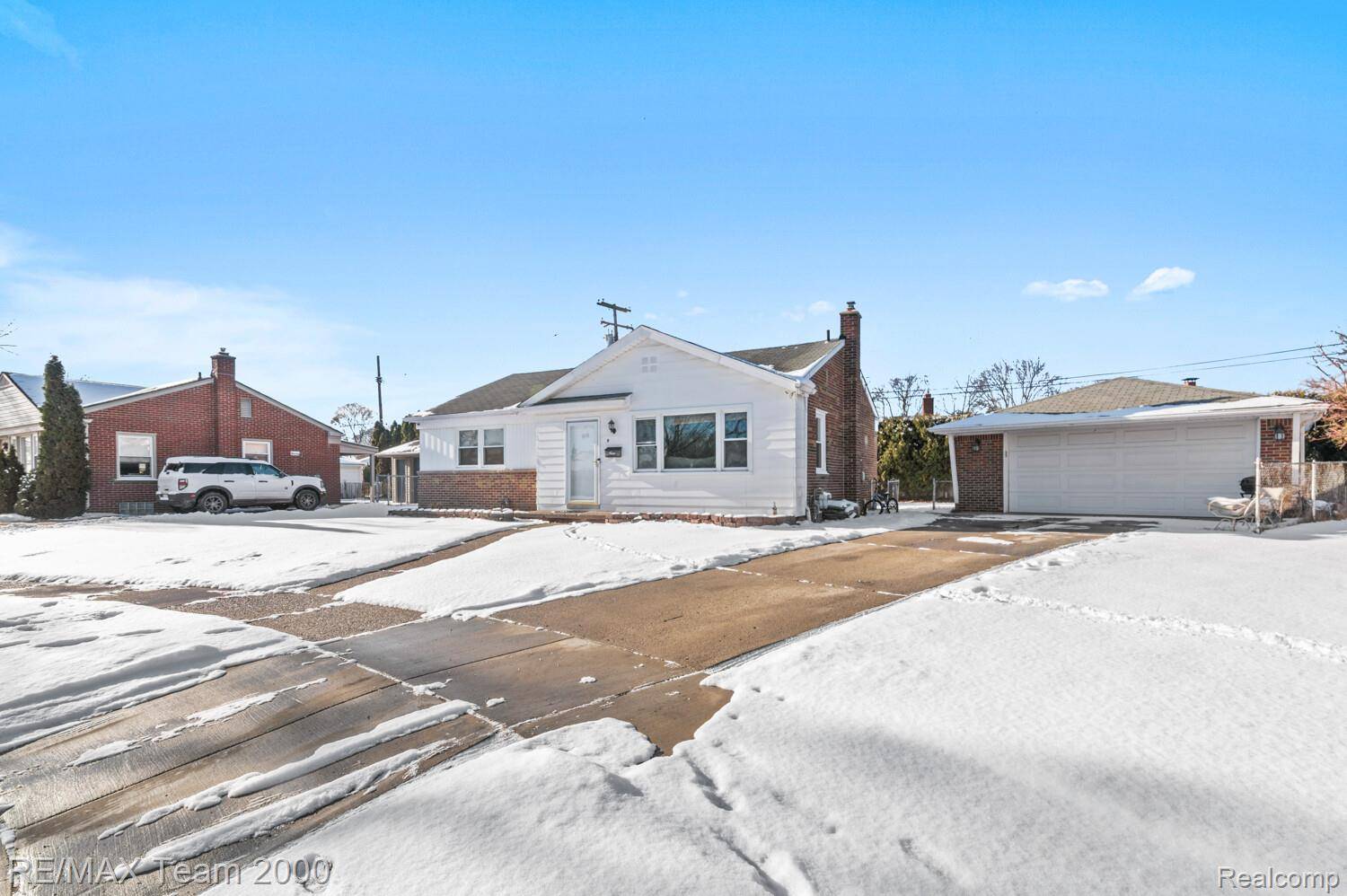 Dearborn, MI 48124,9 Christine CT