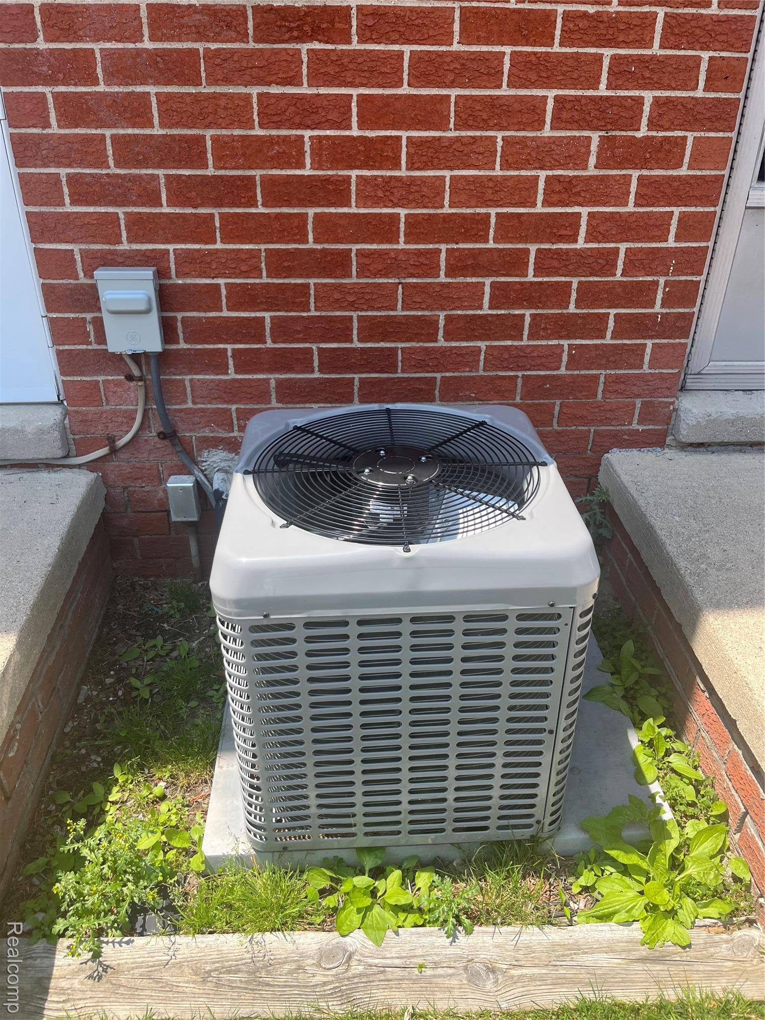 Roseville, MI 48066,20938 Hunt DR #52