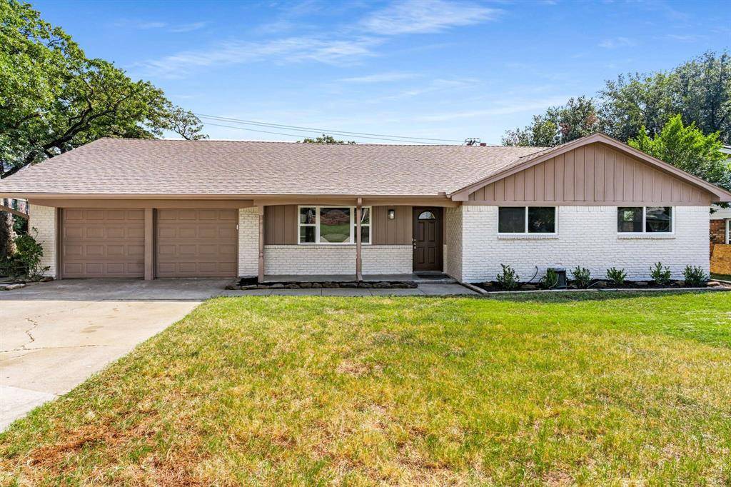 Bedford, TX 76022,93 Regents Park