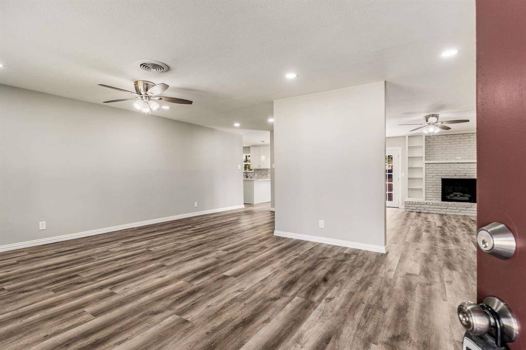 Bedford, TX 76022,93 Regents Park