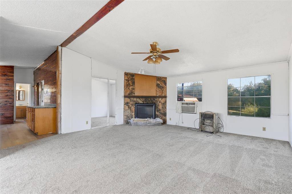 Cleburne, TX 76033,1491 County Road 319 #B