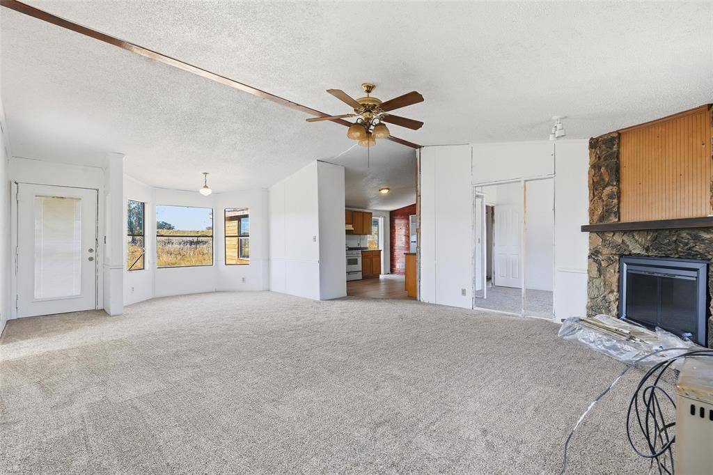 Cleburne, TX 76033,1491 County Road 319 #B