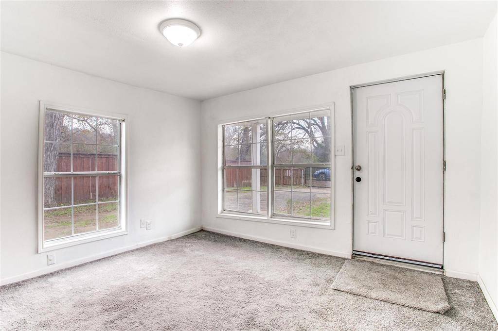 Dallas, TX 75212,2402 N Winnetka Avenue