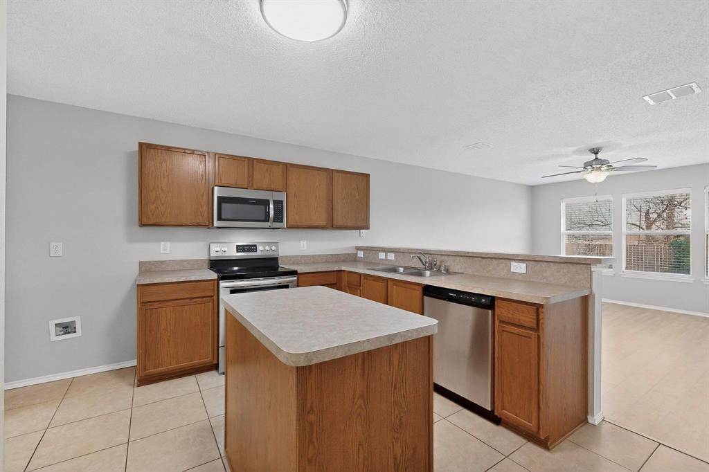 Anna, TX 75409,911 Live Oak Drive