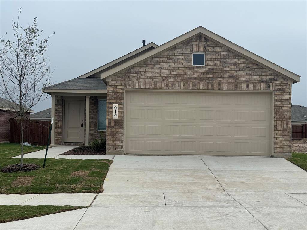 Ennis, TX 75119,913 Birkdale Drive