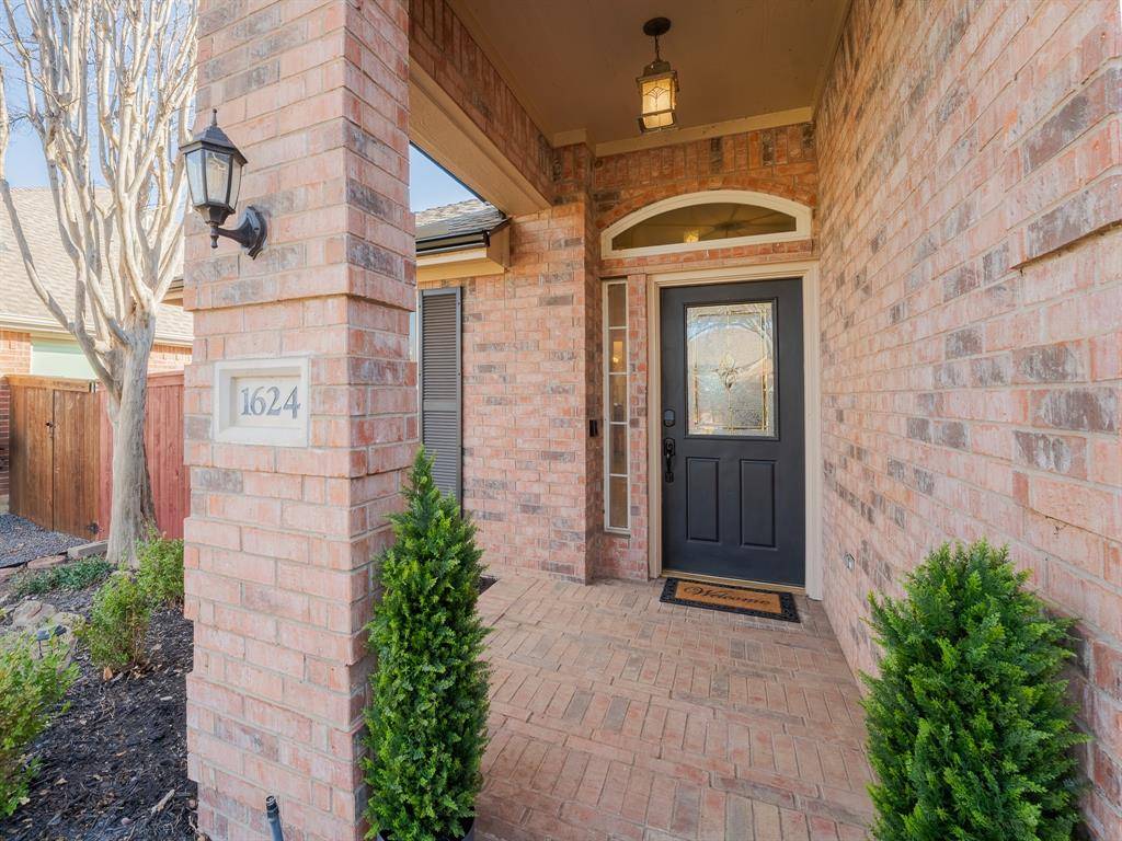 Corinth, TX 76210,1624 Knoll Ridge Circle