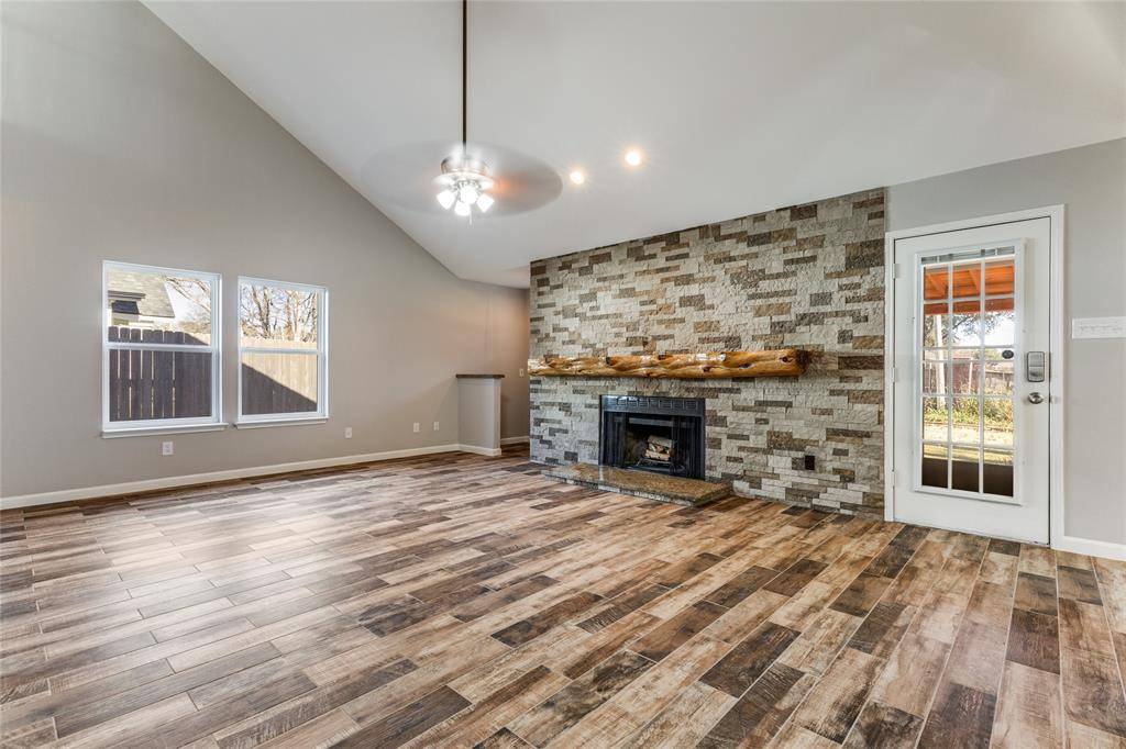 Fort Worth, TX 76008,3813 Devonaire Drive