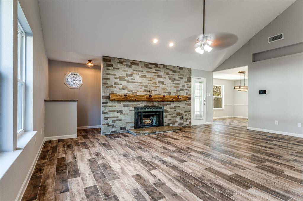 Fort Worth, TX 76008,3813 Devonaire Drive