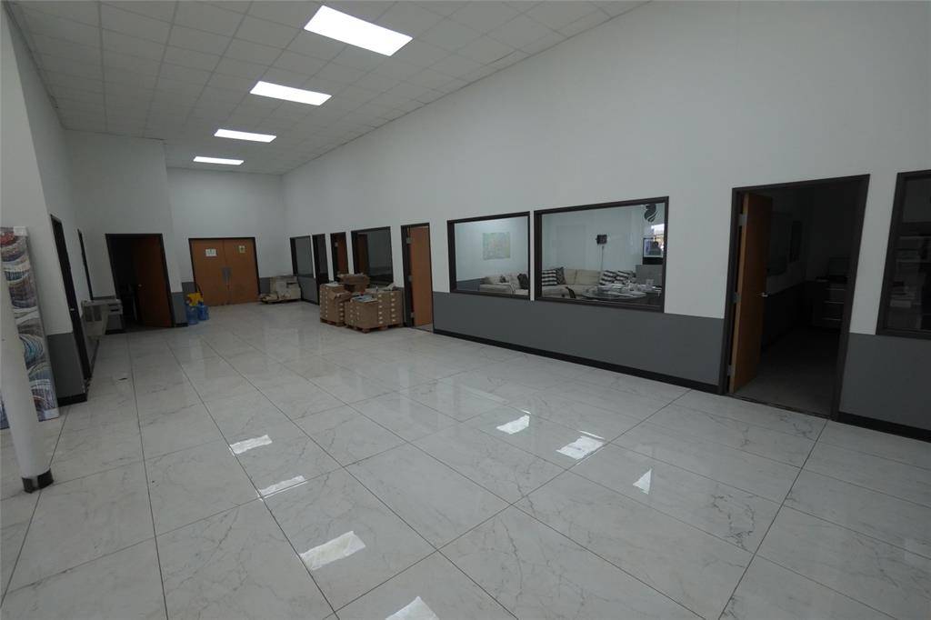 Dallas, TX 75220,10830 Composite Drive