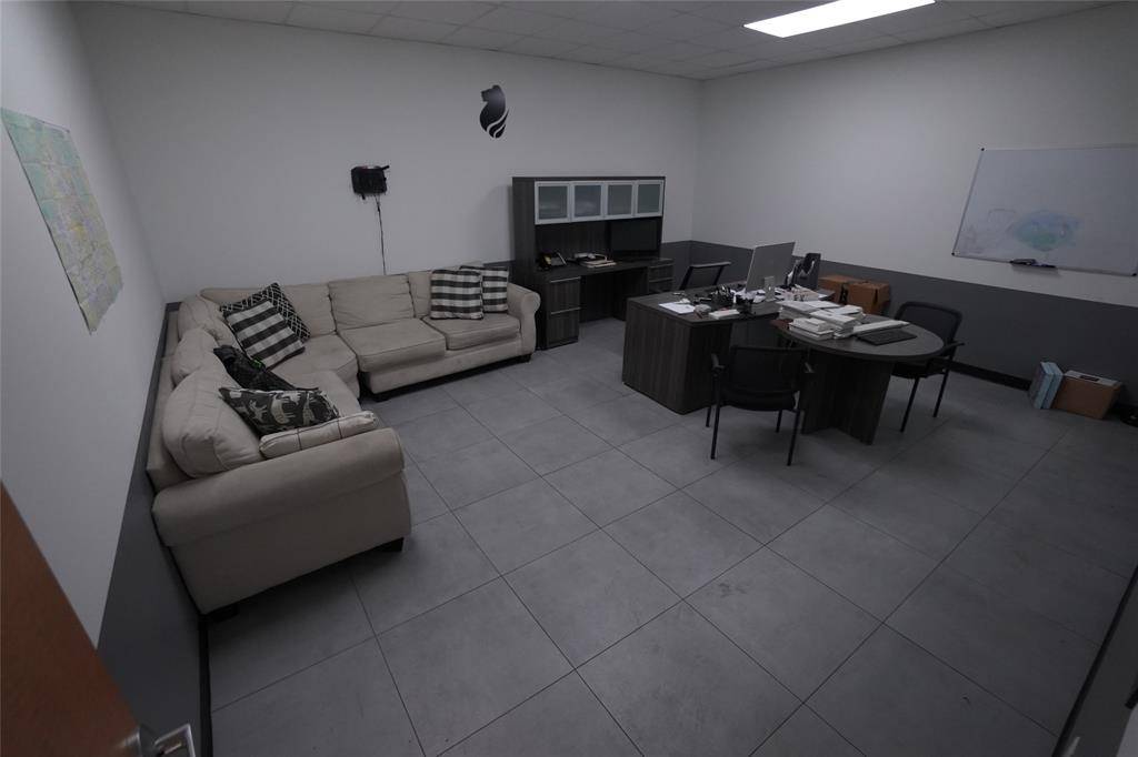 Dallas, TX 75220,10830 Composite Drive