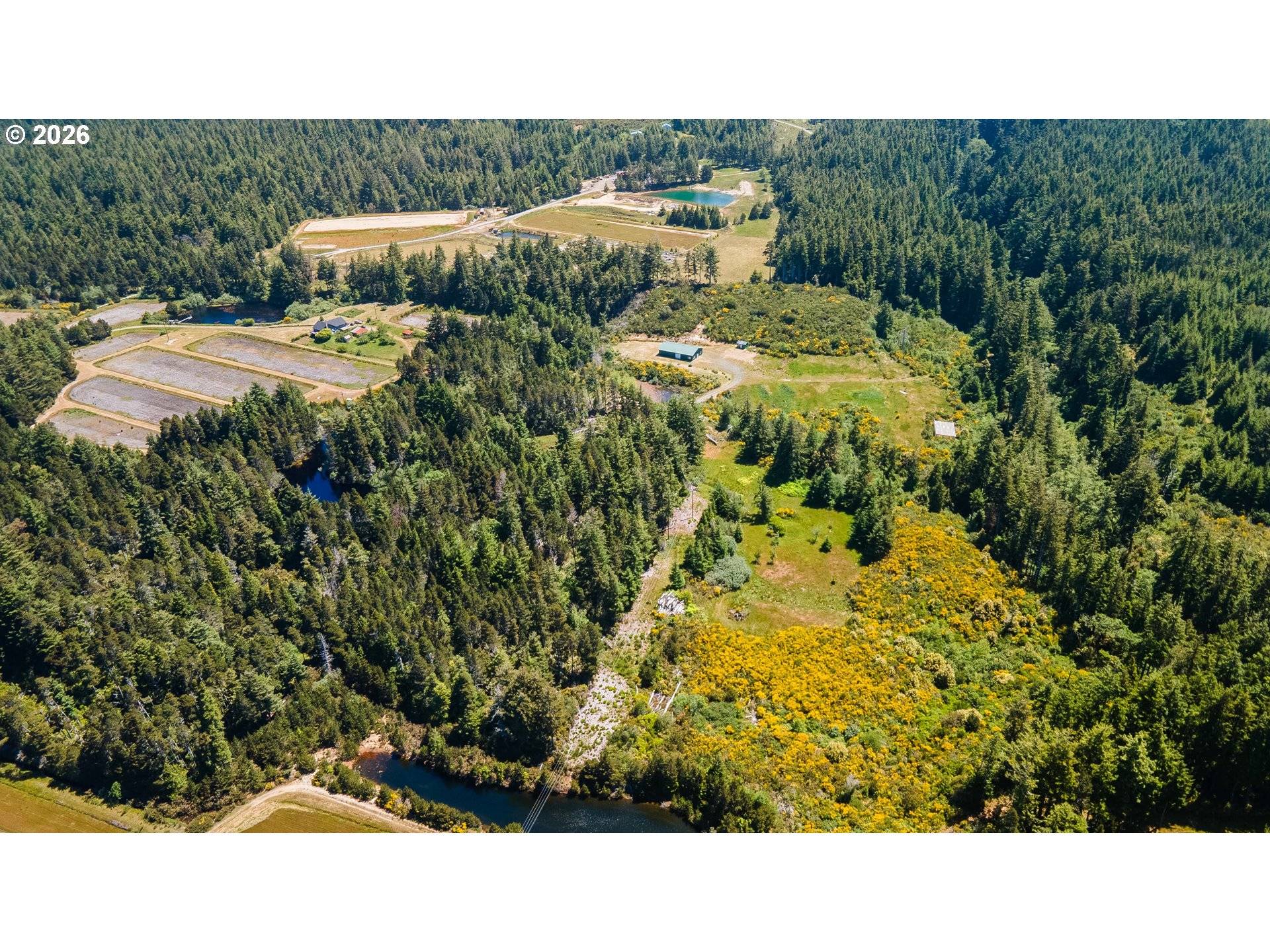 Bandon, OR 97411,87372 LOIS LN