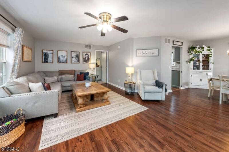 West Milford Twp., NJ 07480,19 Ivy Pl