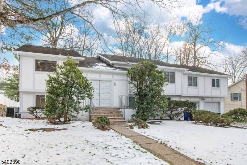 Wayne Twp., NJ 07470,36 Yellow Brick Rd