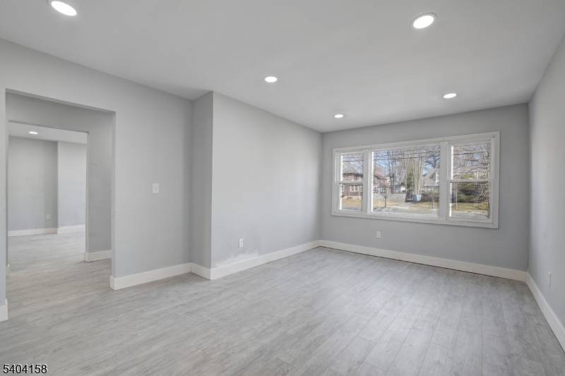 Englewood City, NJ 07631,384 W PALISADE AVE