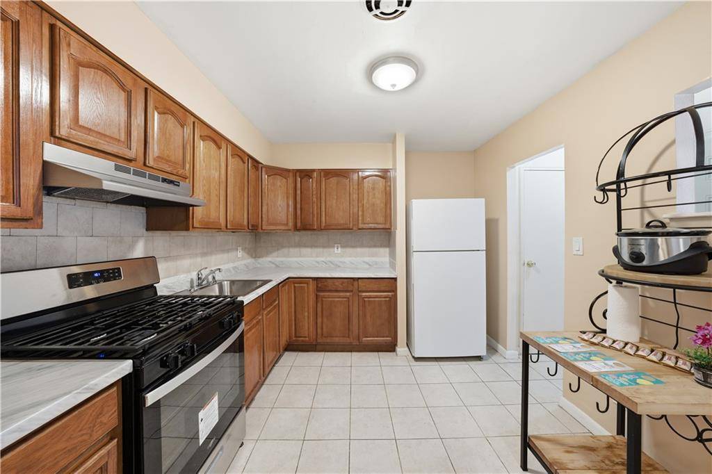 Brooklyn, NY 11236,732 East 82nd ST