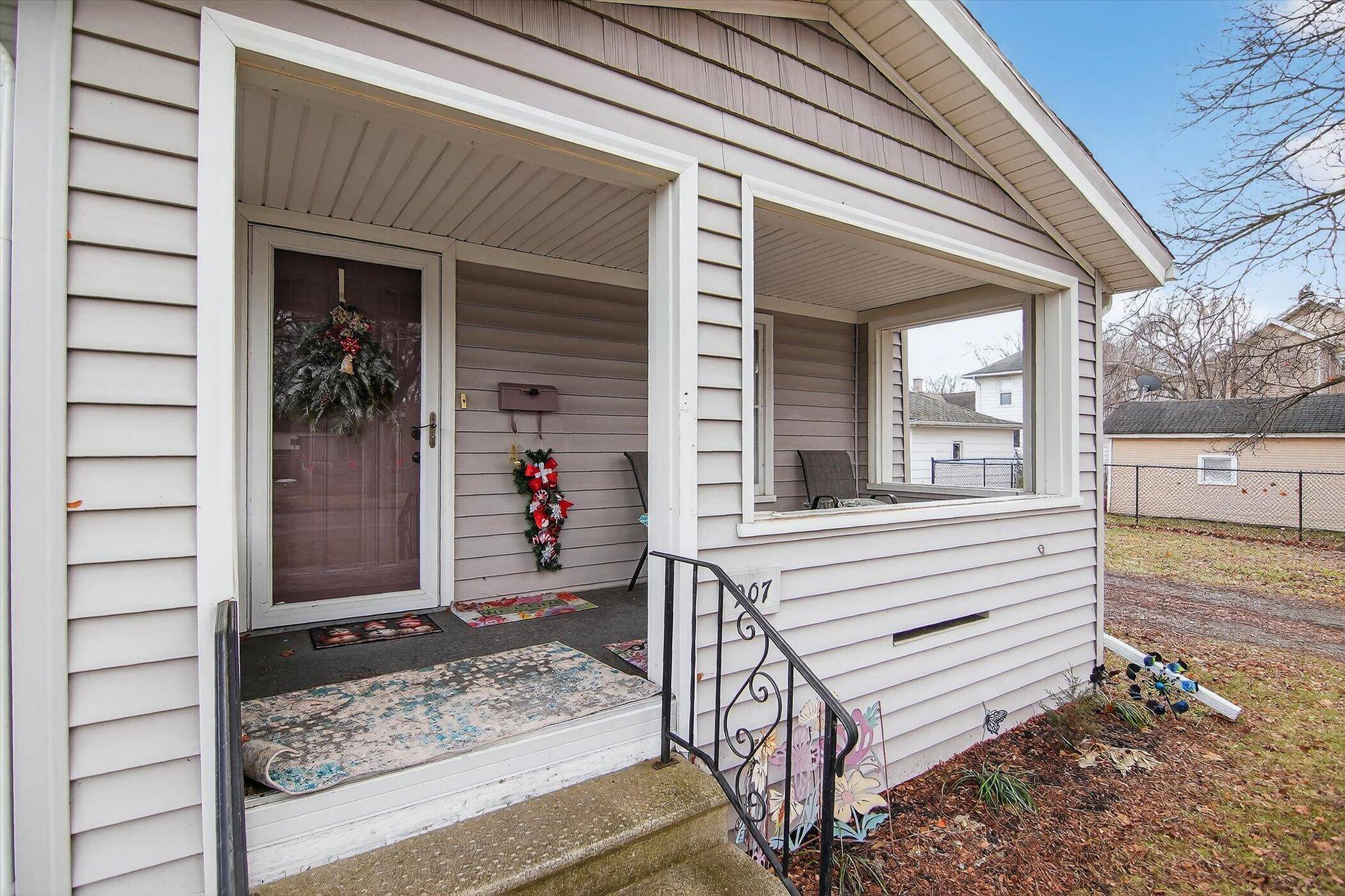 Jackson, MI 49203,907 6th ST