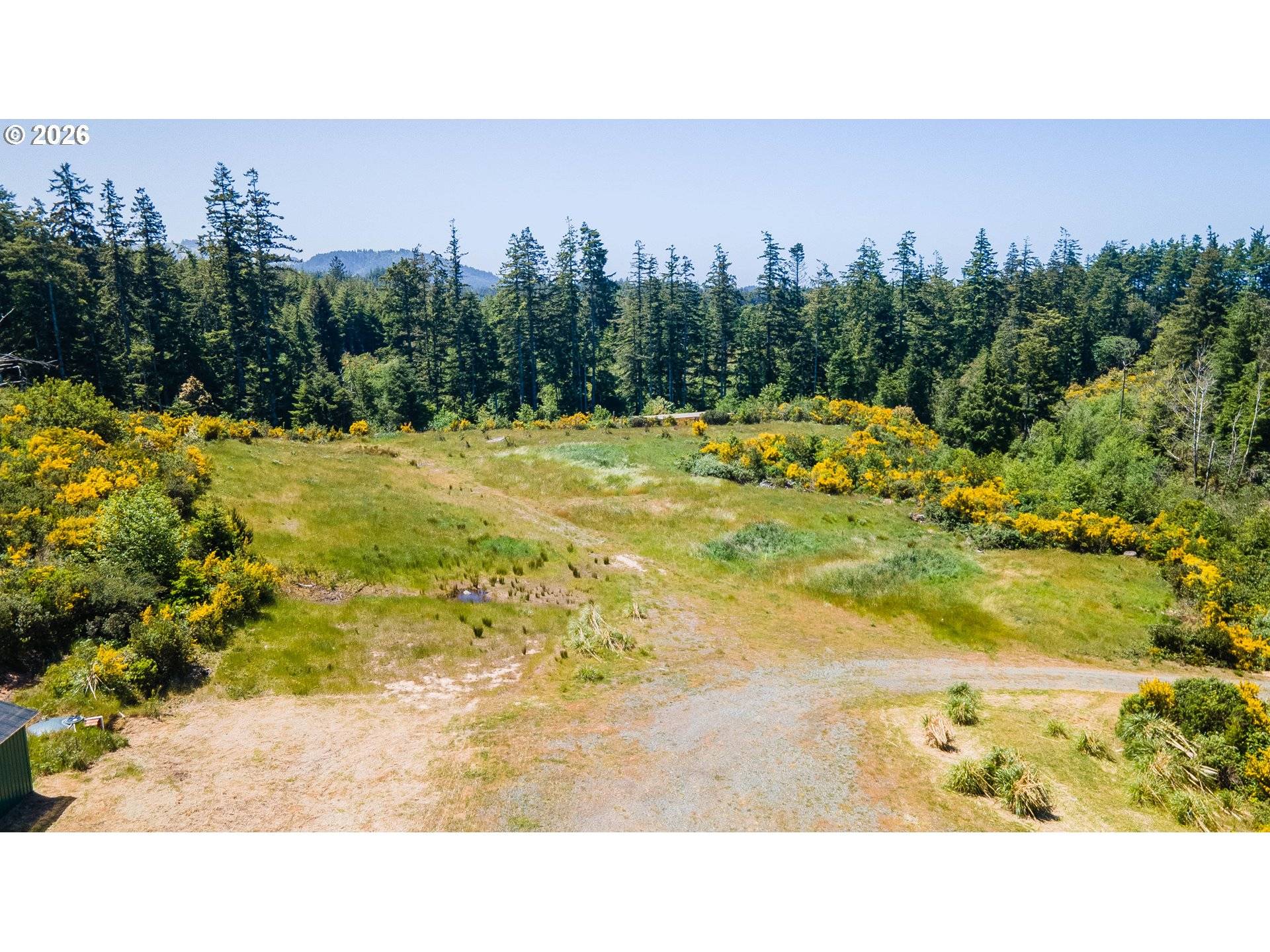 Bandon, OR 97411,87372 LOIS LN