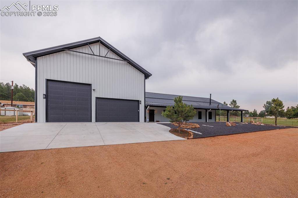 Florissant, CO 80816,412 Obsidian DR