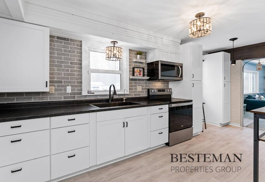 Muskegon, MI 49445,1290 Sherwood DR