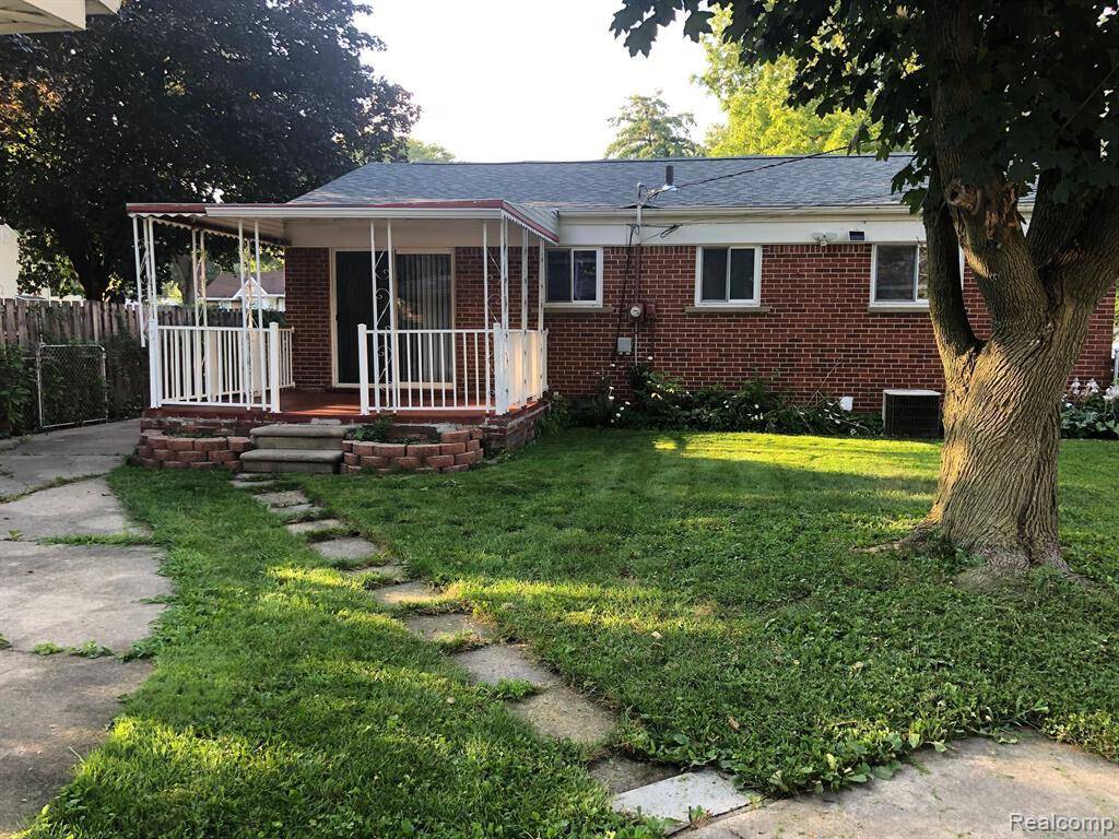 Royal Oak, MI 48073,924 E Windemere AVE