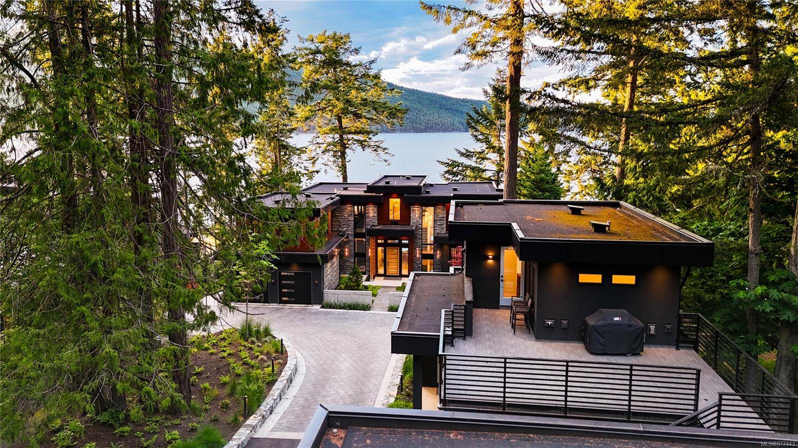 North Saanich, BC V8L 5L3,848 Lands End Rd