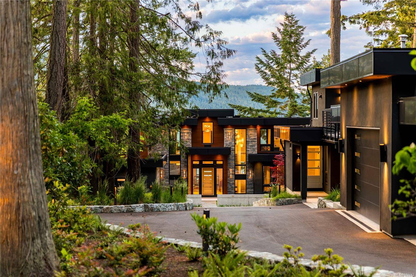 North Saanich, BC V8L 5L3,848 Lands End Rd