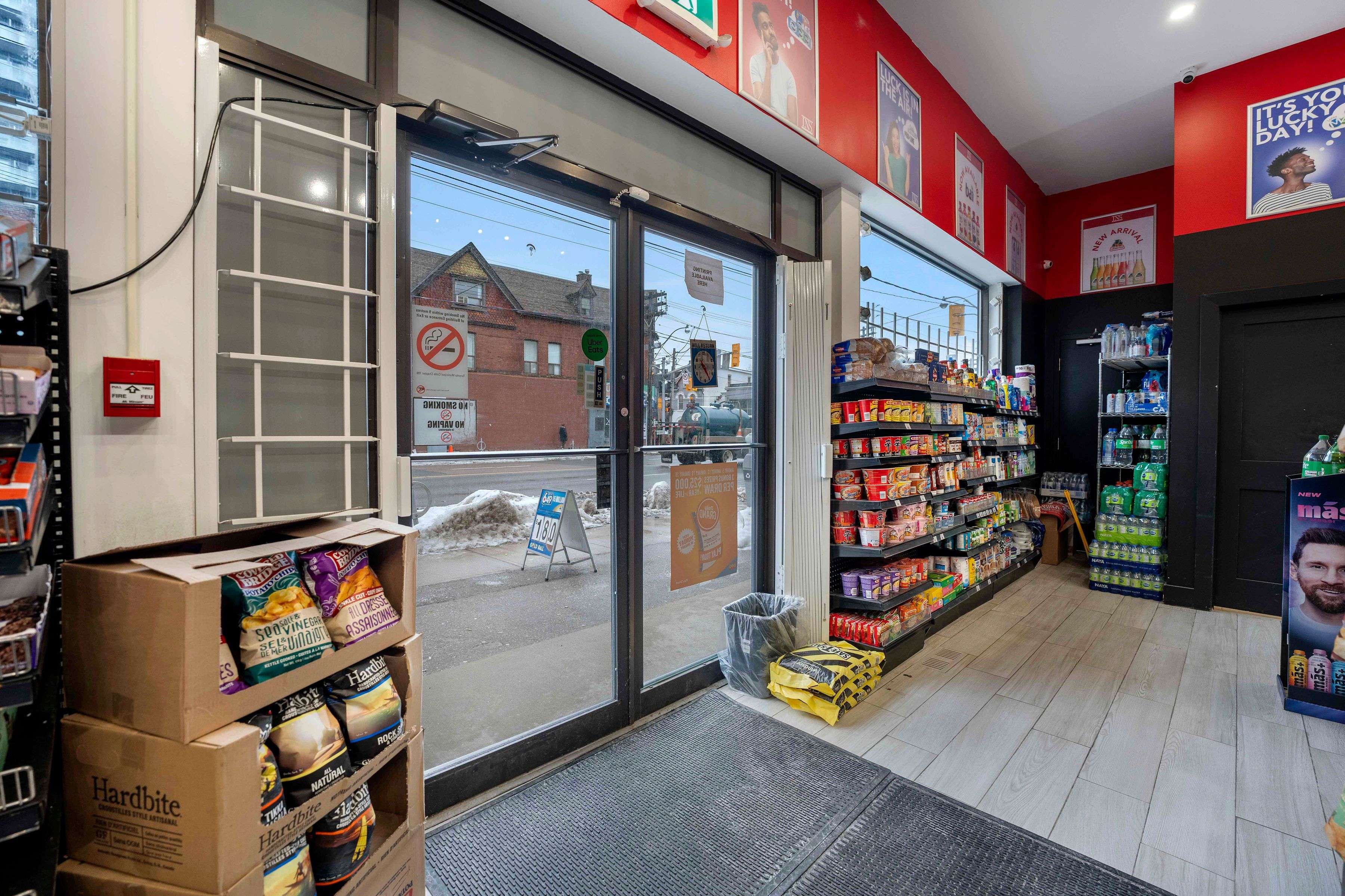 Toronto C02, ON M5R 2H6,142 Avenue RD