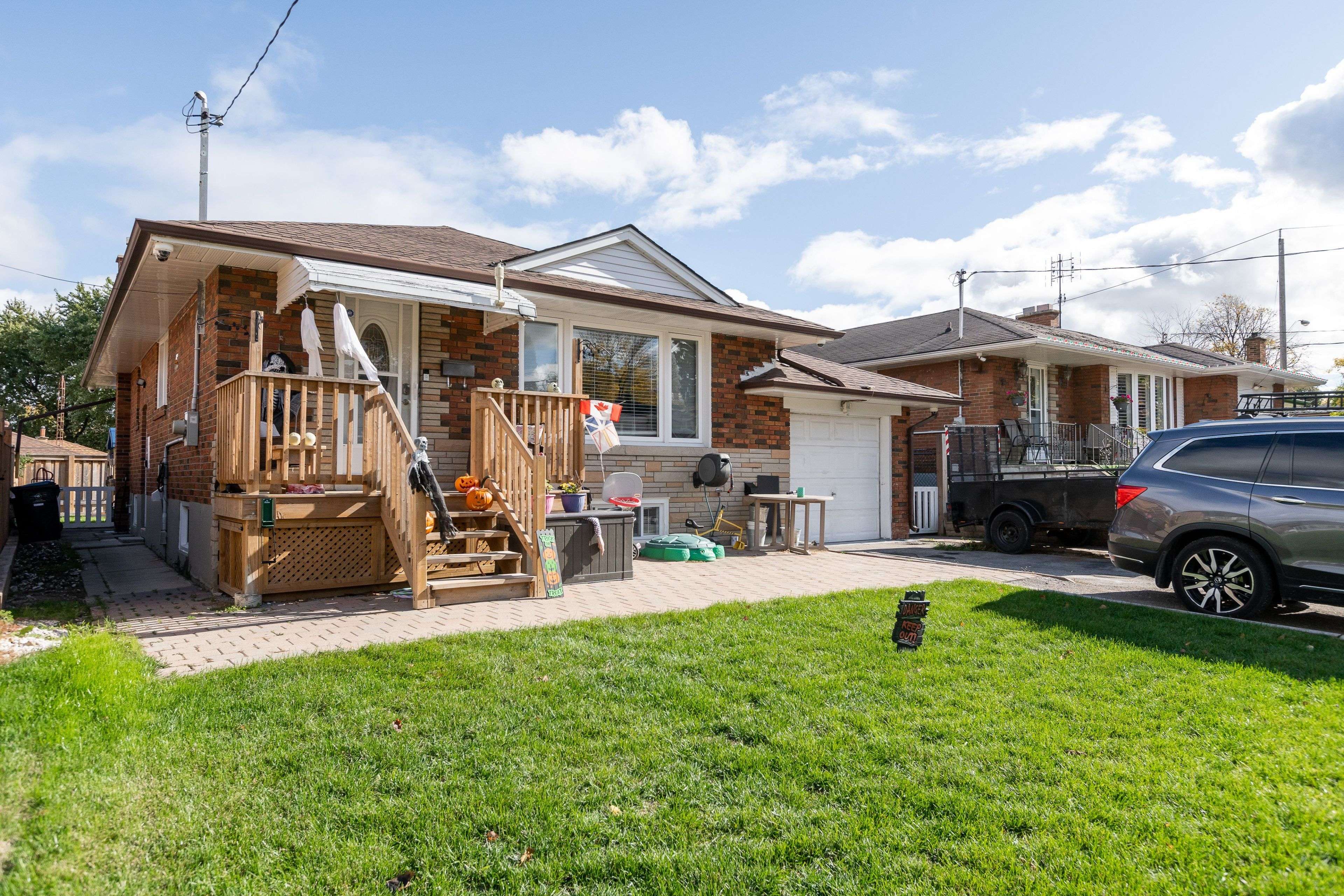 Toronto E09, ON M1G 2B3,5 Barlow RD