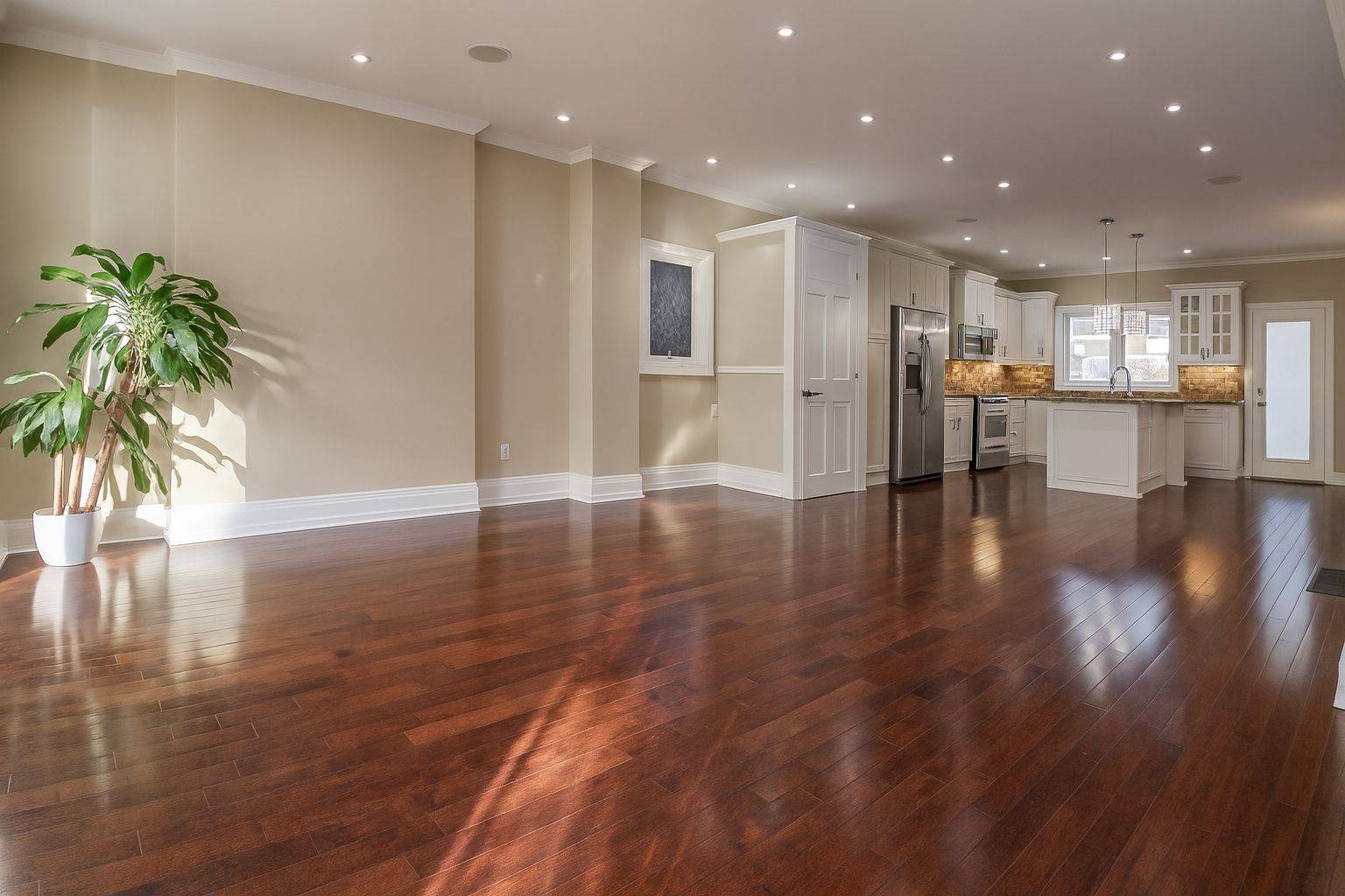 Toronto E03, ON M4K 3W9,1291 Pape AVE #Main