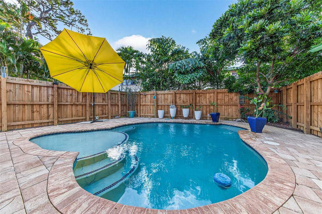 Wilton Manors, FL 33305,2117 NE 11th Ave #2117