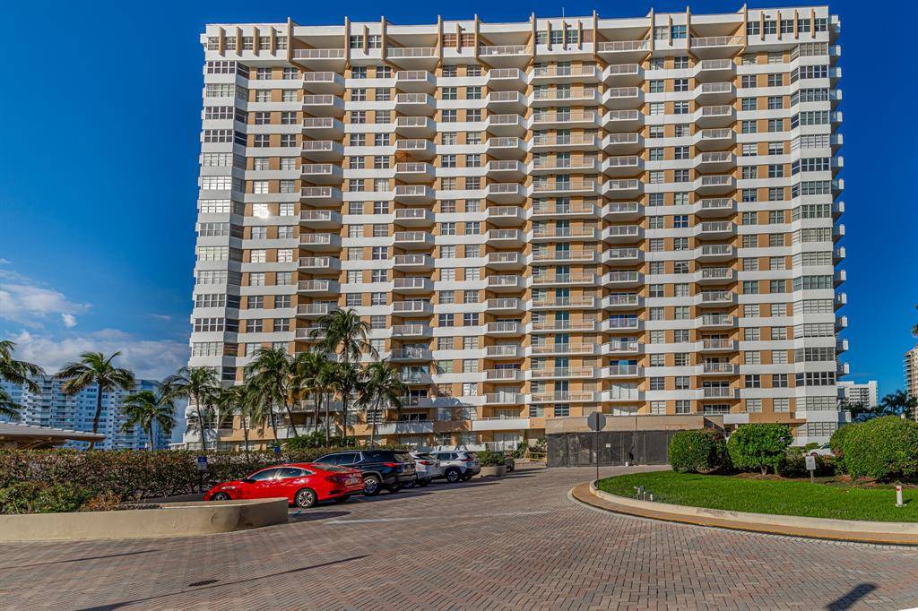 Hallandale Beach, FL 33009,1985 S Ocean Dr #10G