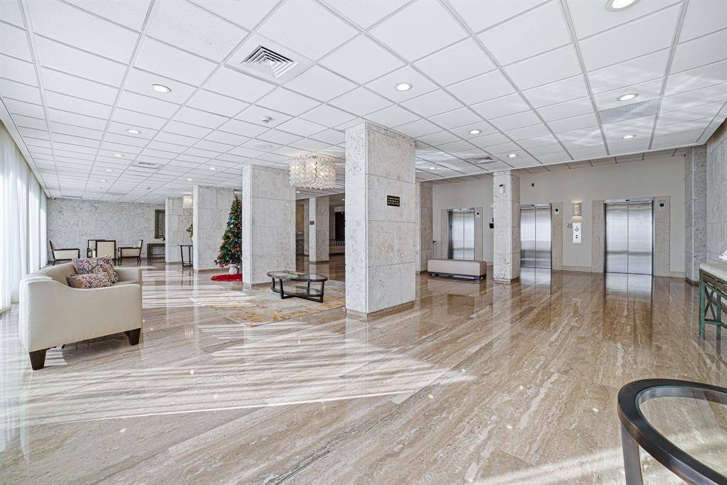 Hallandale Beach, FL 33009,1985 S Ocean Dr #10G