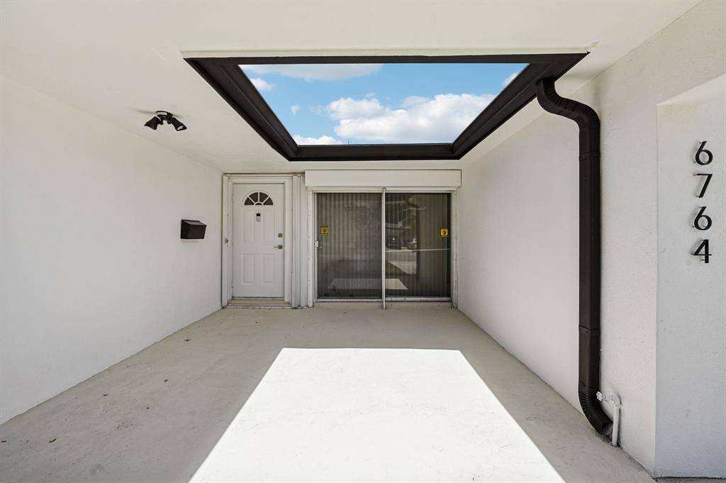 Miramar, FL 33023,6764 Dogwood Dr