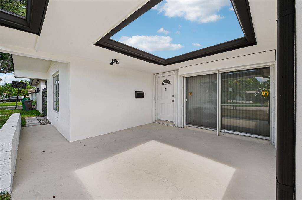 Miramar, FL 33023,6764 Dogwood Dr