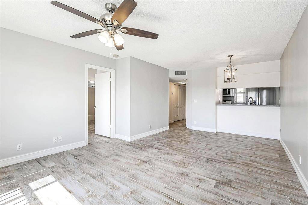 Coral Springs, FL 33071,911 Twin Lakes Dr #3-N