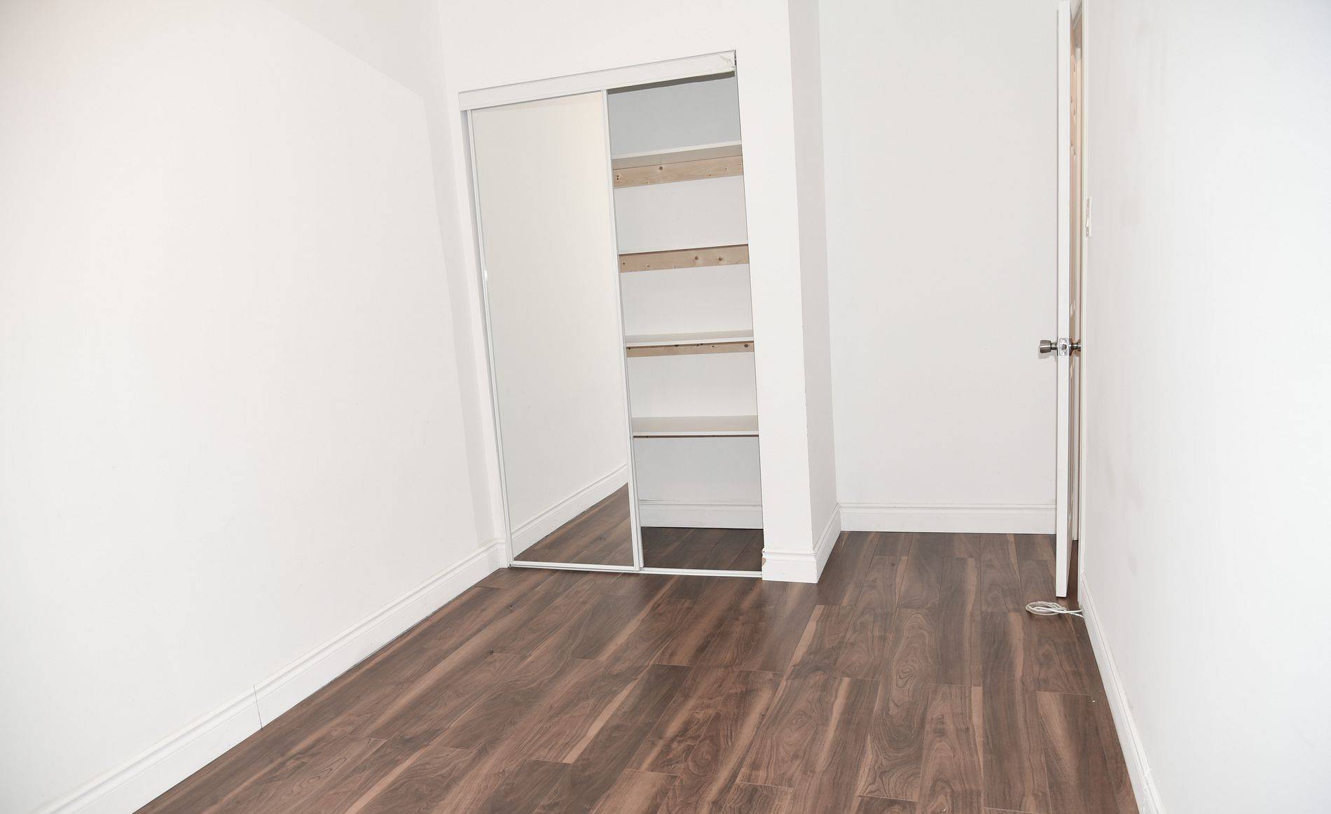 Newmarket, ON L3Y 2S4,181 Penn AVE S #Main