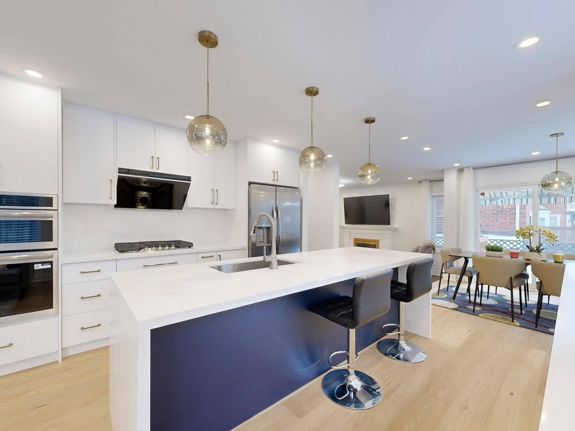 Richmond Hill, ON L4B 1R4,14A Kew Gardens GDNS