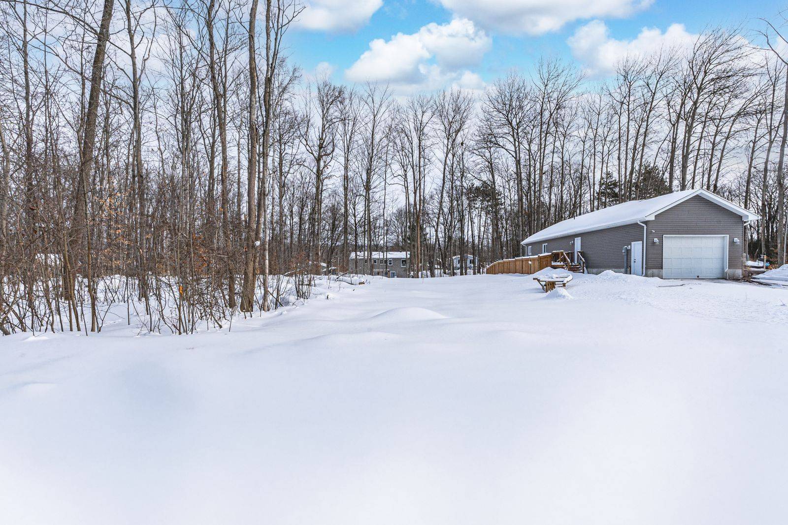 Penetanguishene, ON L9M 1W6,67 Wozniak RD