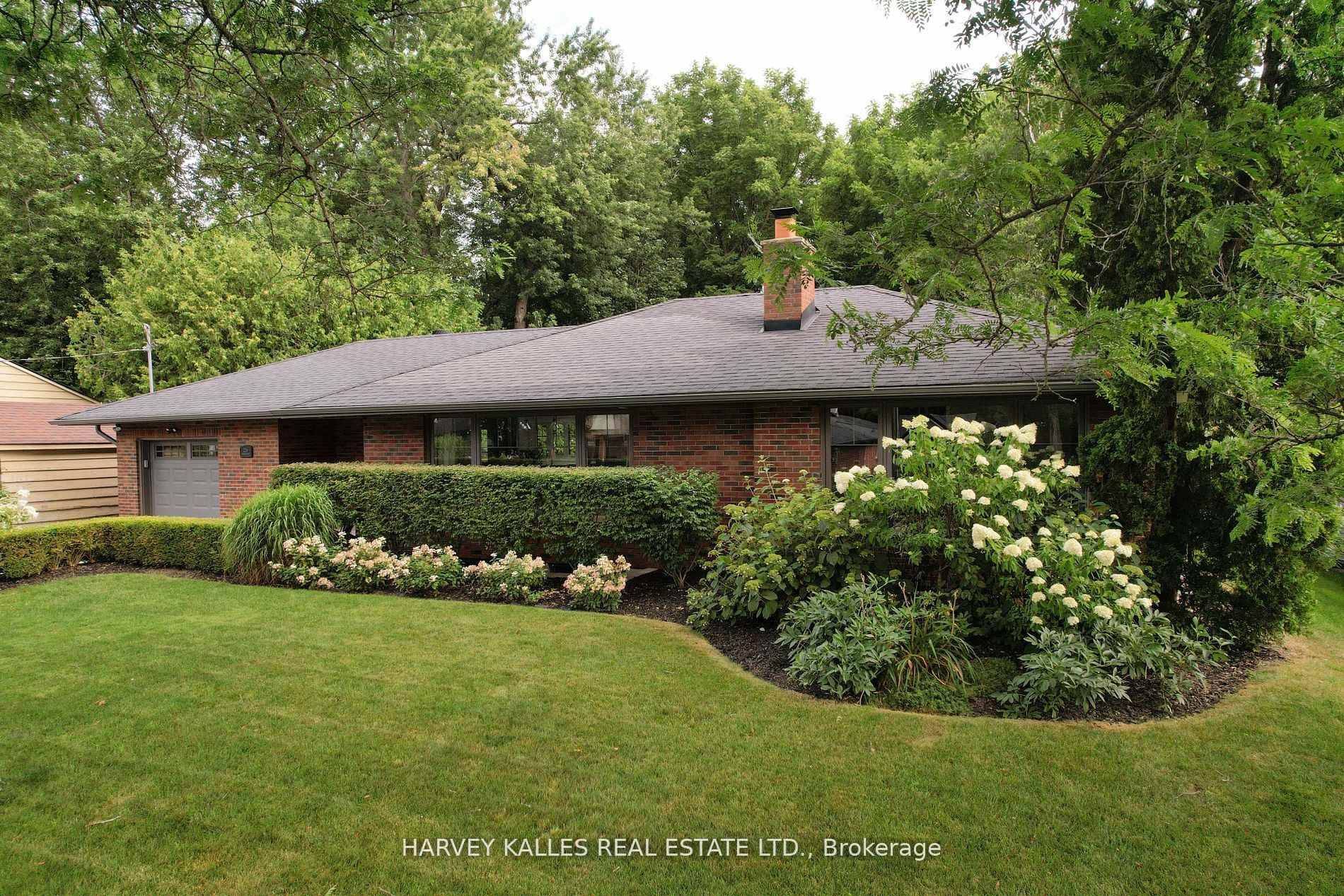 Barrie, ON L4M 1X3,226 Napier ST