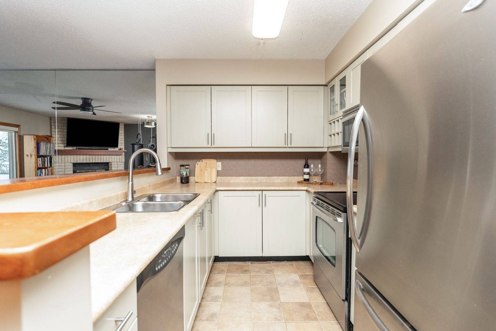 Collingwood, ON L9Y 5S3,8 Ramblings WAY #121