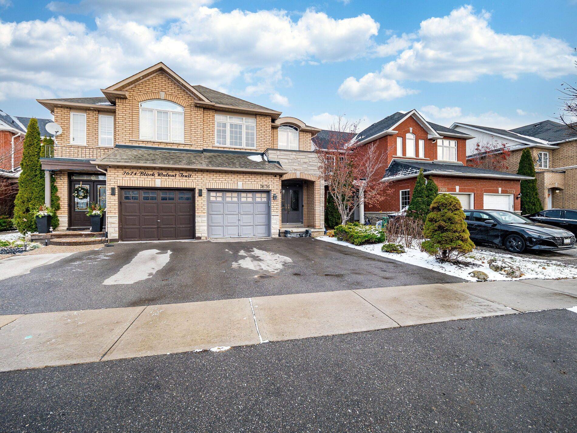 Mississauga, ON L5N 8A6,7676 BLACK WALNUT TRL E