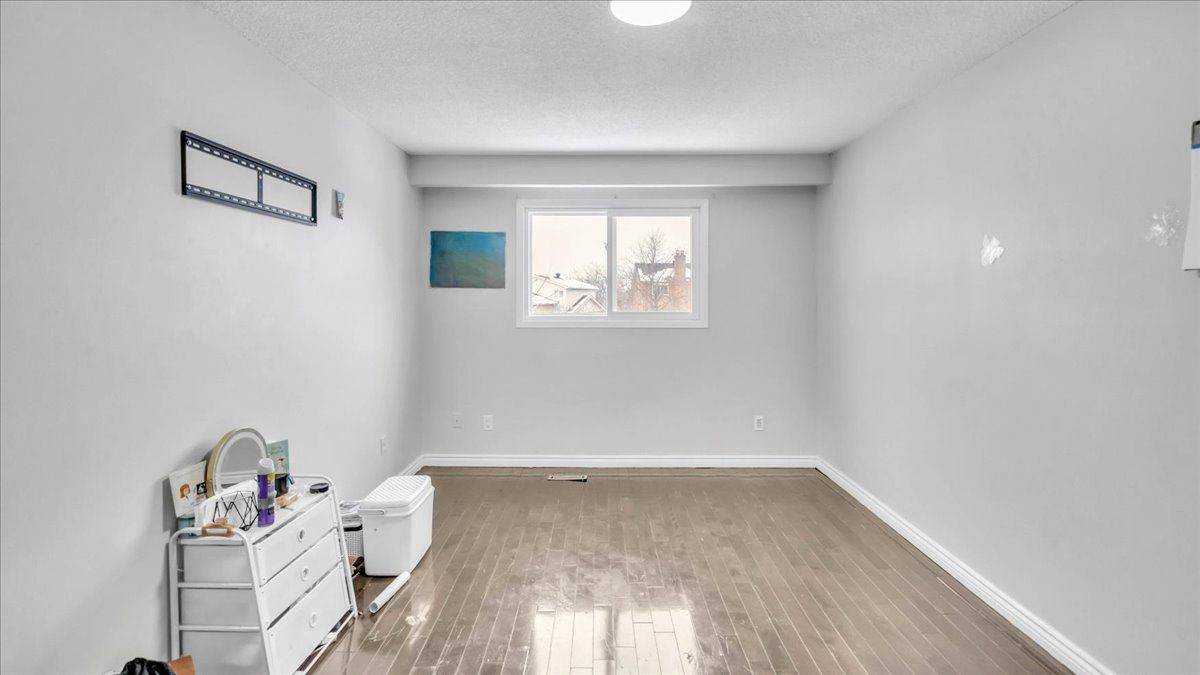 Brampton, ON L6V 3R1,62 Histon CRES