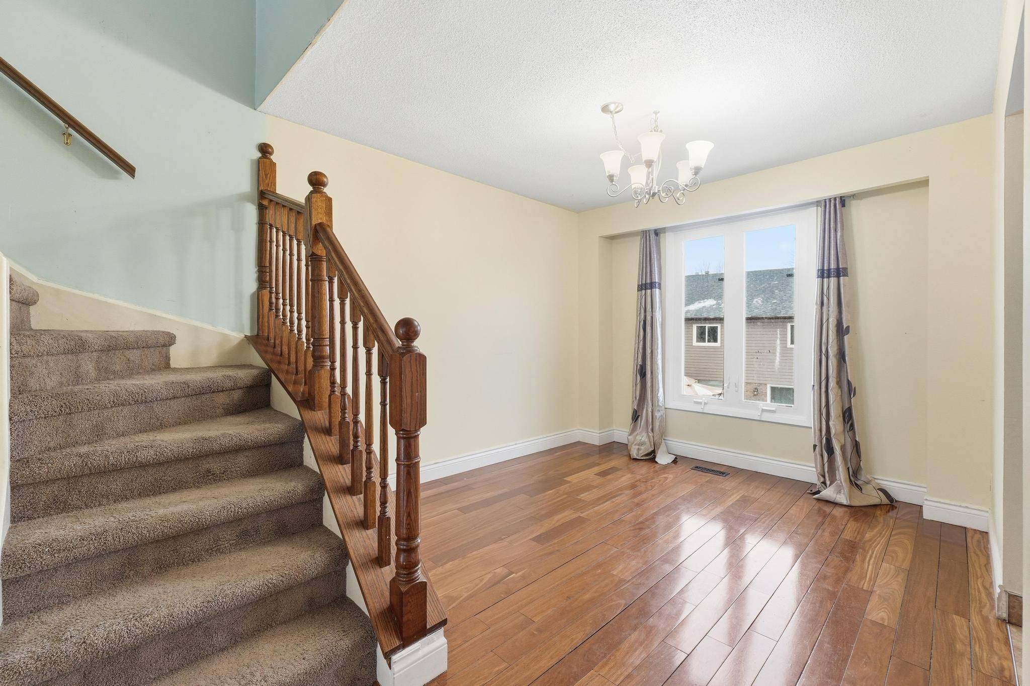 Brampton, ON L6Z 1A7,29 FANSHAWE DR