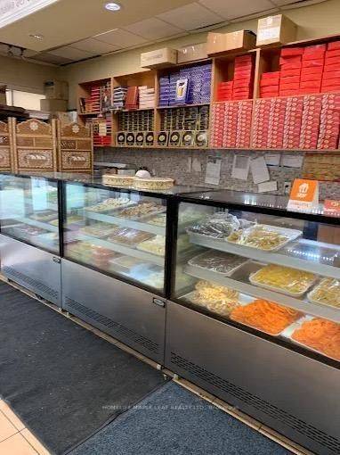 Oakville, ON L6H 6N9,2345 TRAFALGAR RD