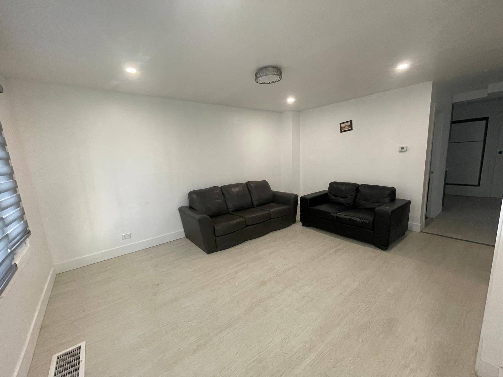 Mississauga, ON L4T 1P3,3130 Merritt AVE